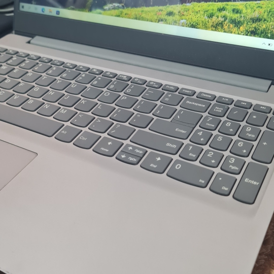 Laptop Lenovo ideapad s145