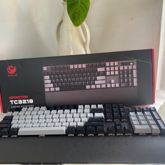 Bàn phím cơ kèm kê tay Spartan Full Size Blue Switch